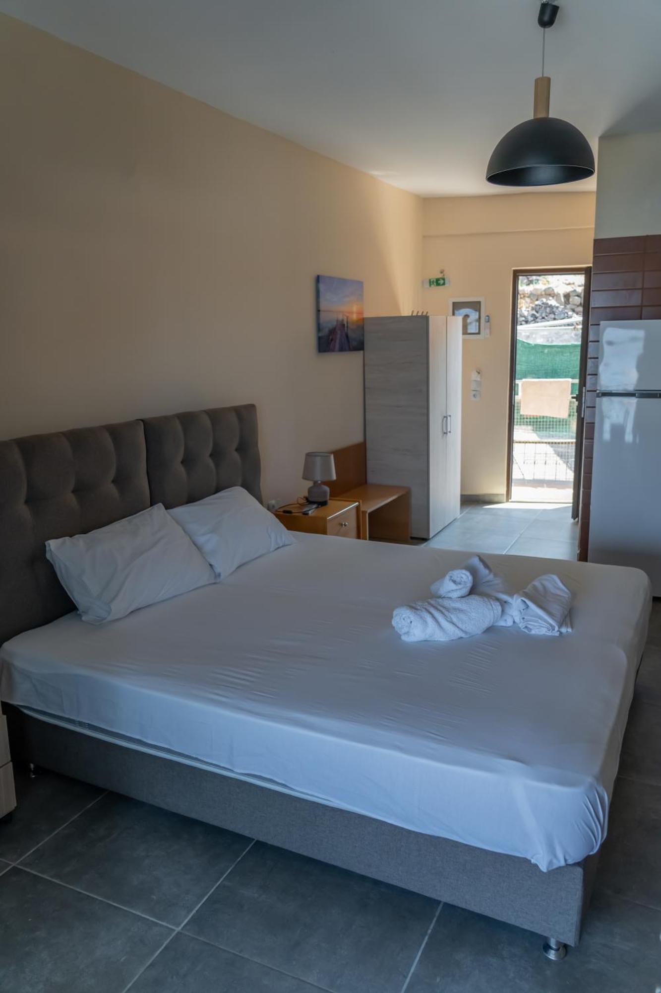 Prego Living Apartments Vathi  Экстерьер фото