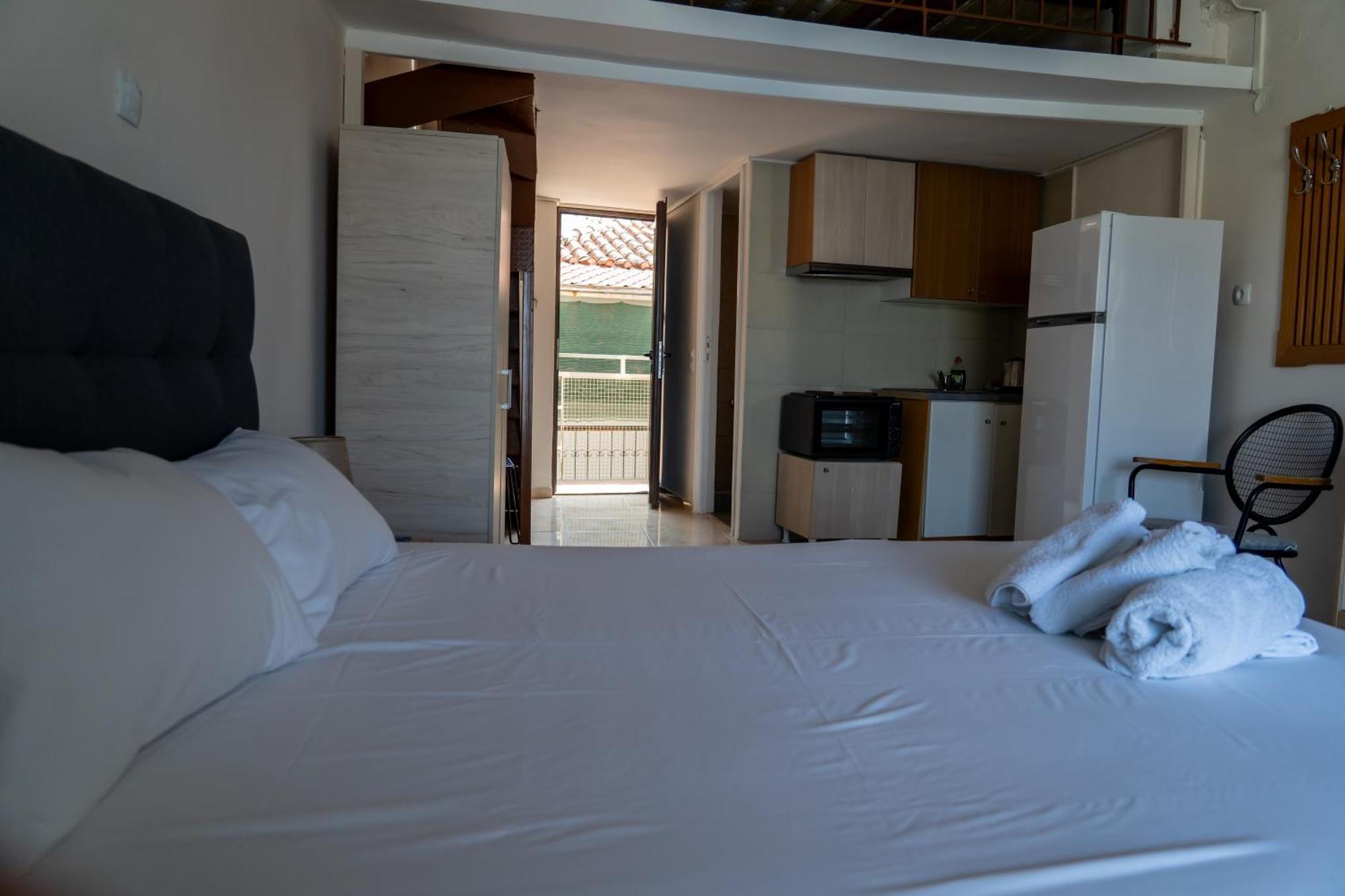 Prego Living Apartments Vathi  Экстерьер фото